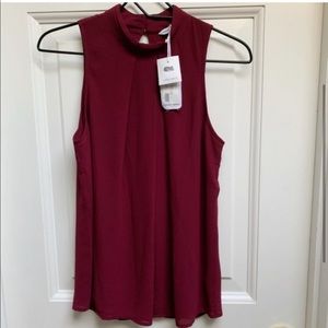 NWT Naked Zebra Sleeveless Maroon Mock Turtleneck Blouse with Keyhole Back